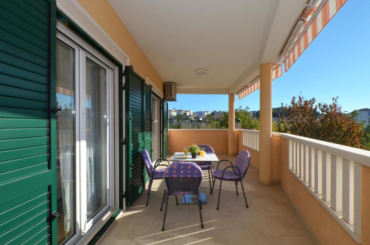Apartmani Adela Solin Buitenkant foto