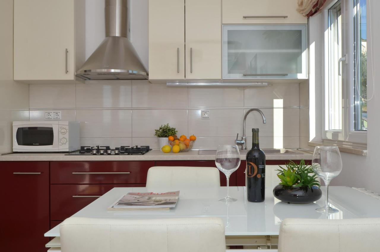 Apartmani Adela Solin Buitenkant foto