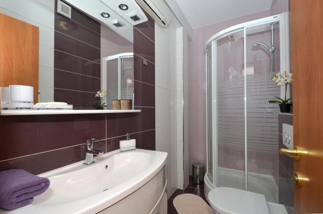 Apartmani Adela Solin Buitenkant foto