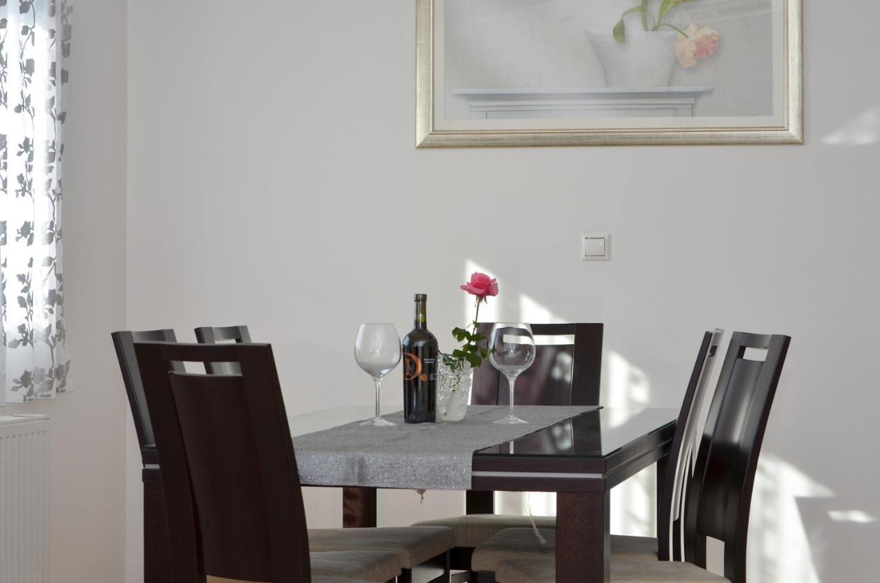 Apartmani Adela Solin Buitenkant foto