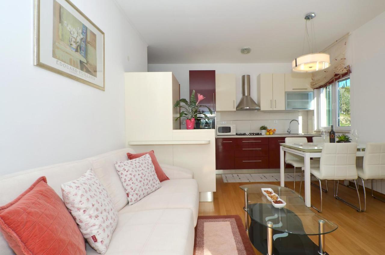 Apartmani Adela Solin Buitenkant foto