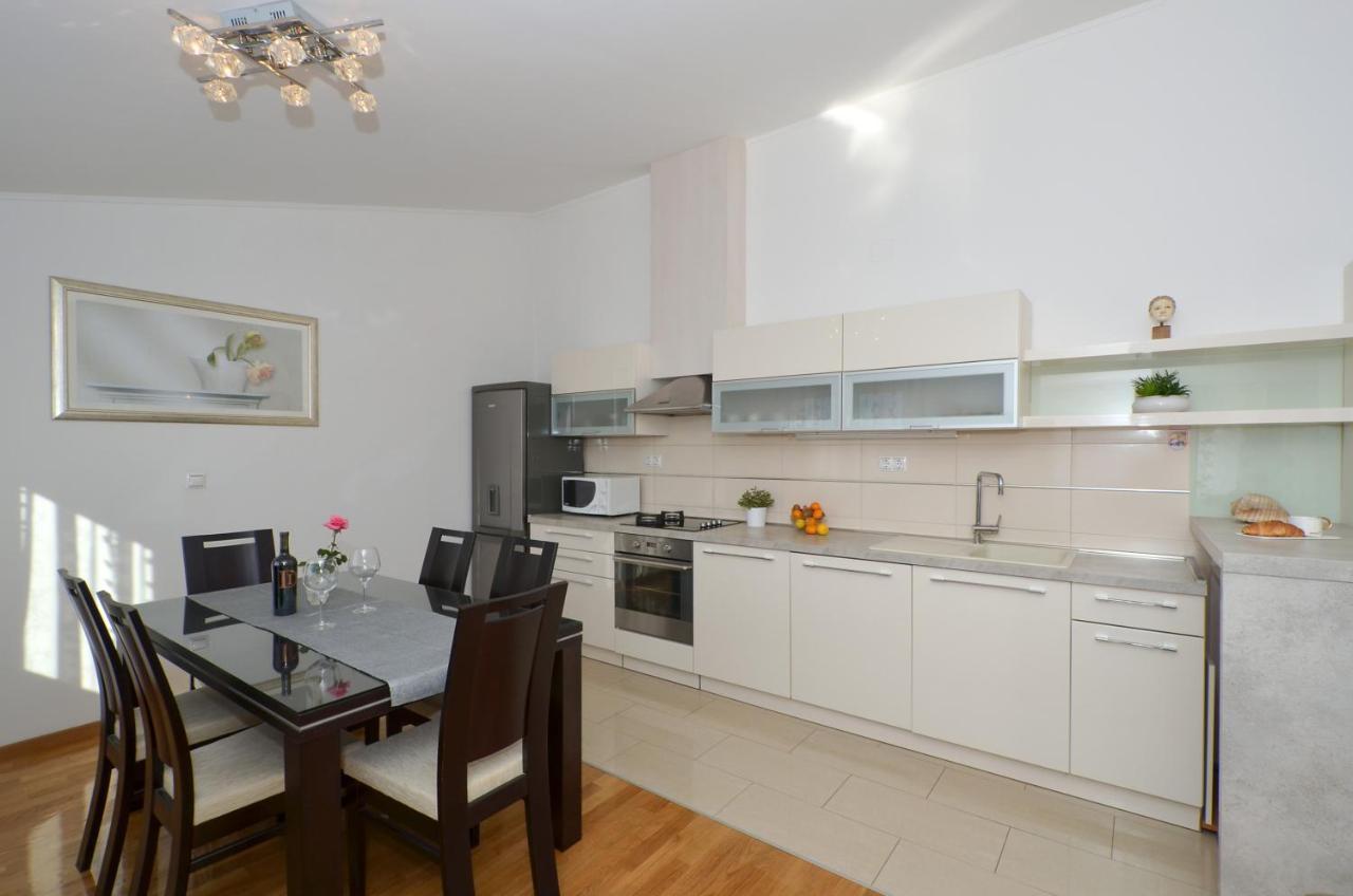 Apartmani Adela Solin Buitenkant foto
