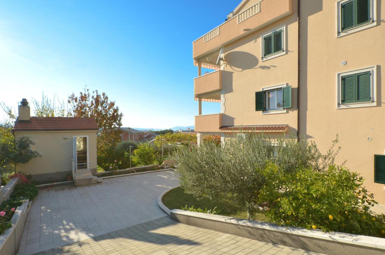 Apartmani Adela Solin Buitenkant foto