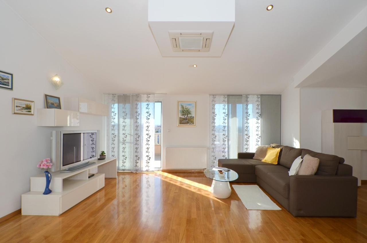 Apartmani Adela Solin Buitenkant foto
