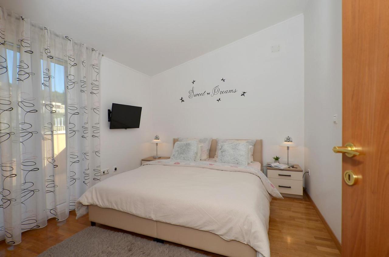 Apartmani Adela Solin Buitenkant foto