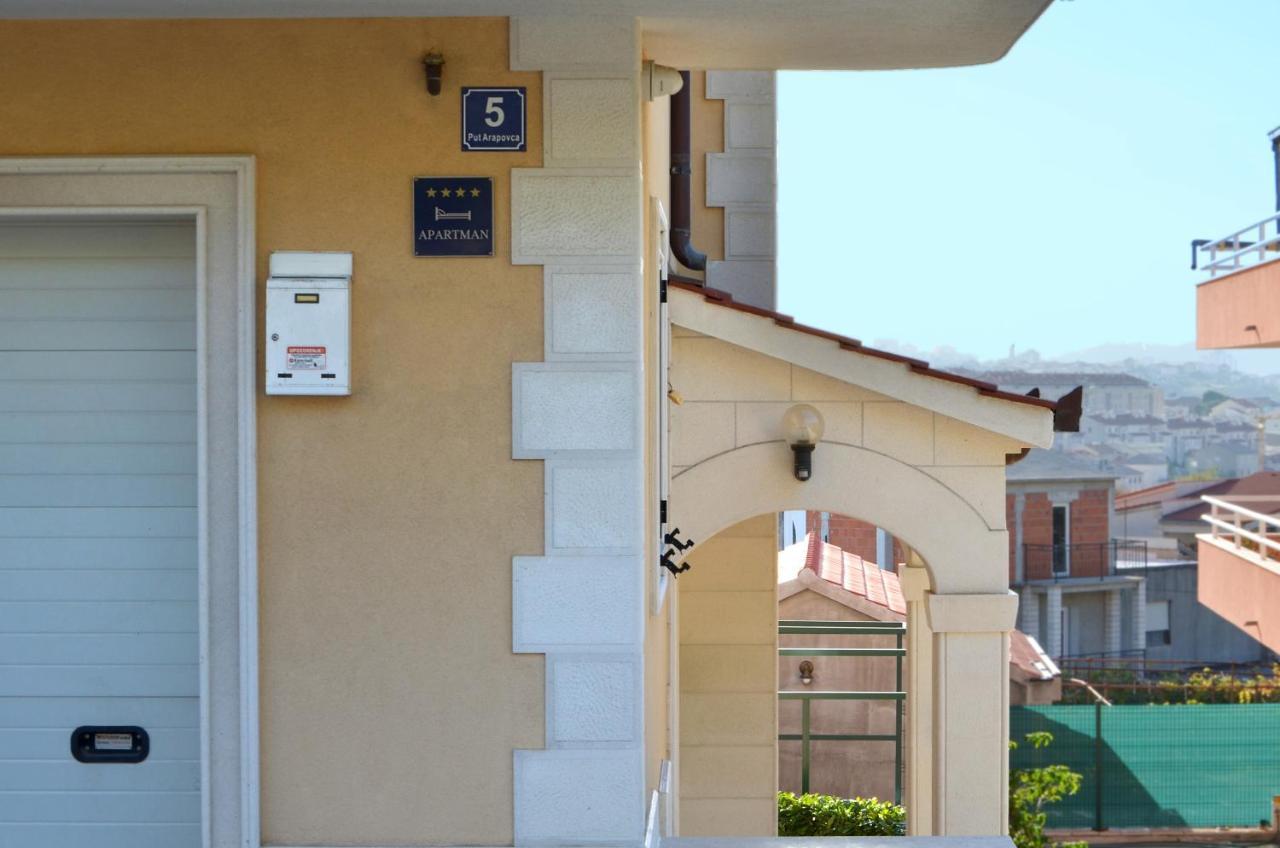 Apartmani Adela Solin Buitenkant foto