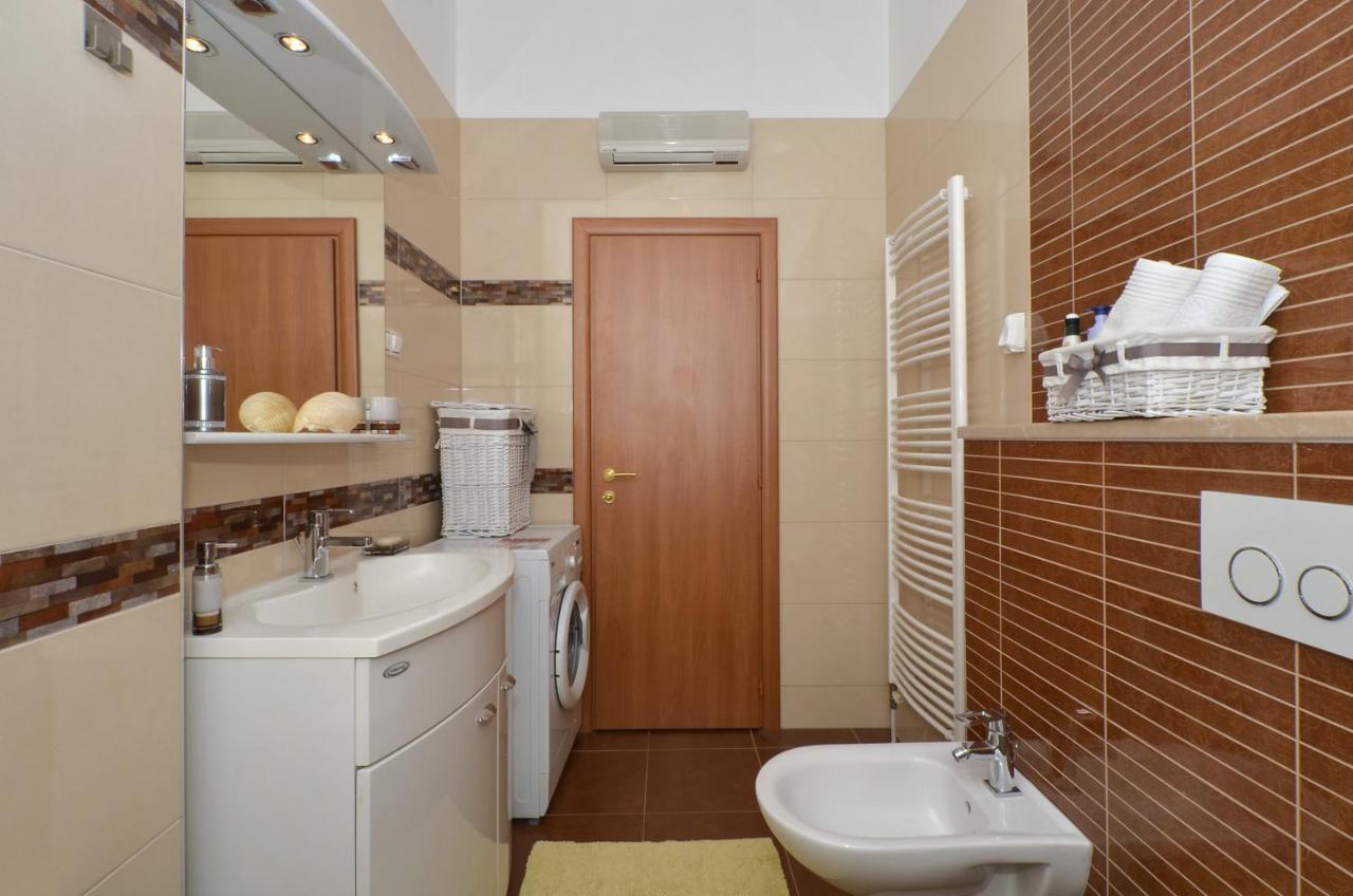 Apartmani Adela Solin Buitenkant foto