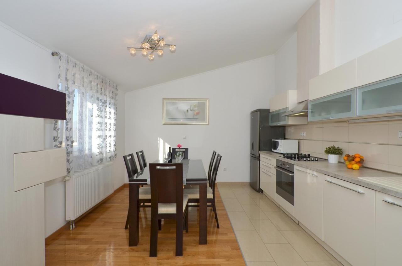 Apartmani Adela Solin Buitenkant foto