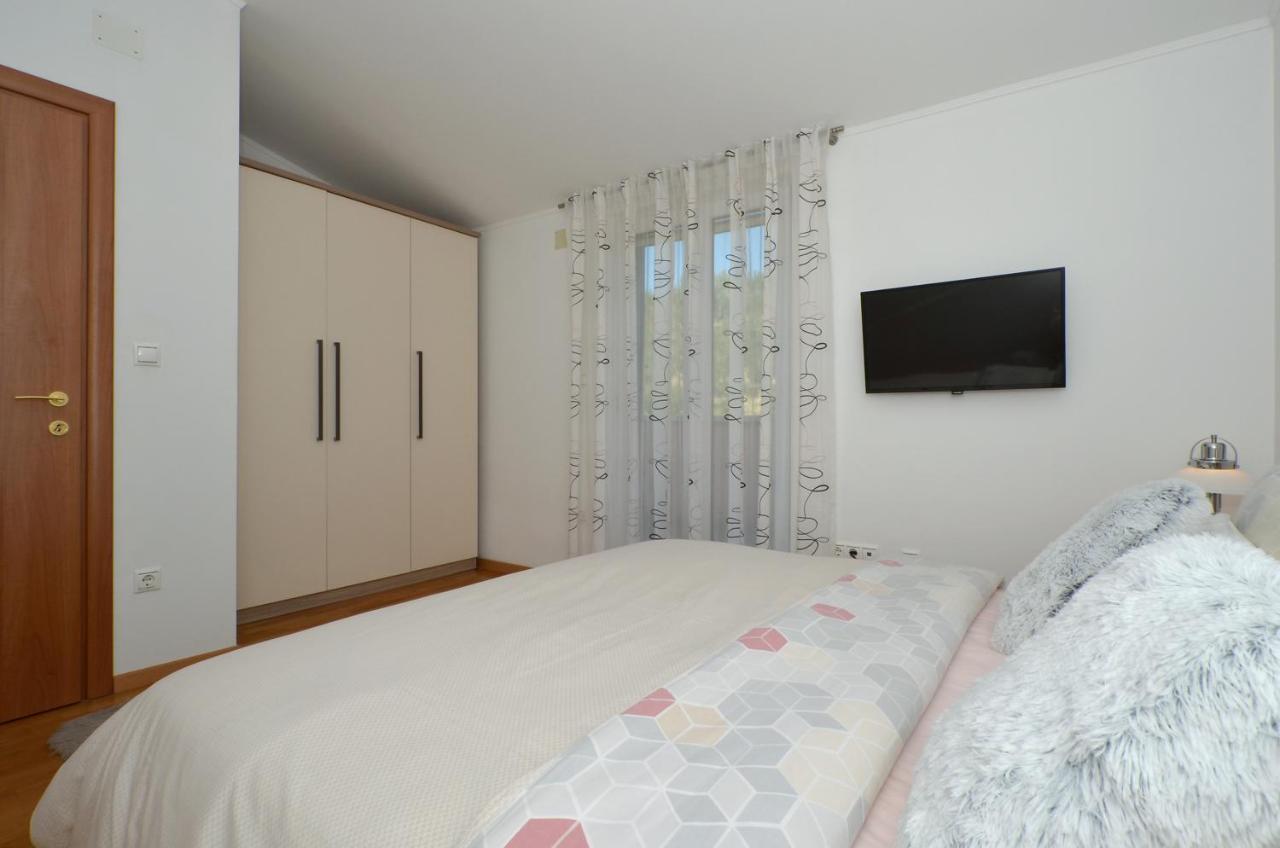 Apartmani Adela Solin Buitenkant foto