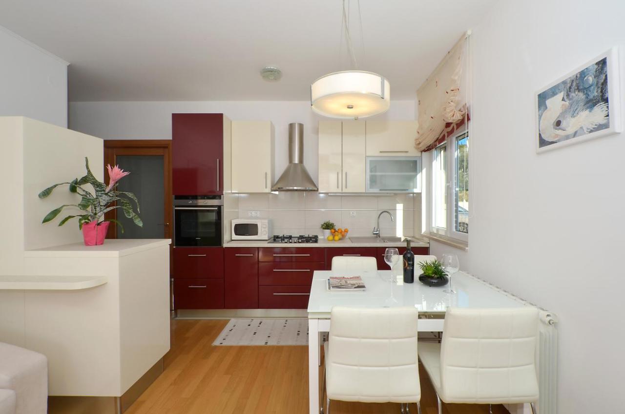 Apartmani Adela Solin Buitenkant foto